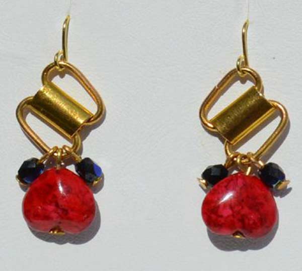 Χειροποίητα σκουλαρίκια με επίχρυση αλυσίδα και κρυσταλλάκια